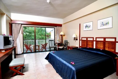 高级花园景双人或双床间 — Karon Princess Hotel